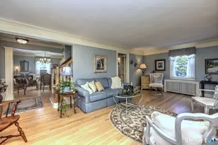 376 Stratford Rd, Stratford, CT 06615 - Photo 6