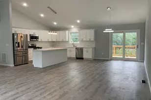 109 Sycaway St, West Haven, CT 06516 - Photo 2