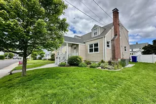 33 Emerson St, Norwalk, CT 06855 - Photo 2