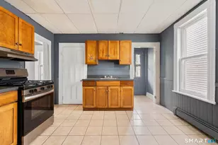 124 Cleveland Ave, Bridgeport, CT 06605 - Photo 12