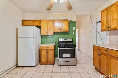 124 Cleveland Avenue, Bridgeport, CT 06605 - Photo 32