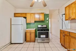 124 Cleveland Ave, Bridgeport, CT 06605 - Photo 32