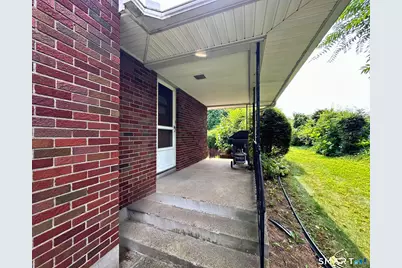 307 Highland Drive, Waterbury, CT 06708 - Photo 4