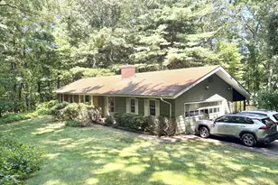 61 Bolton Center Rd, Manchester, CT 06040 - Photo 1