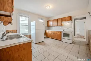 422 Allen St, New Britain, CT 06053 - Photo 2