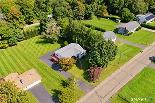 54 Evelyn Dr, Naugatuck, CT 06770 - Photo 4