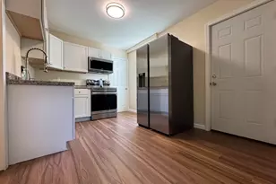28 Quinlan Ave, Meriden, CT 06451 - Photo 12
