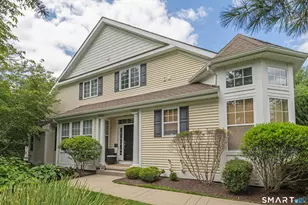 10 Dogwood Ct, Middlebury, CT 06762 - Photo 1