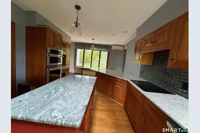 20 Wettleson Avenue, West Hartford, CT 06107 - Photo 6