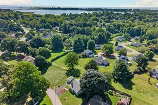 18 Shepard St, Old Saybrook, CT 06475 - Photo 4