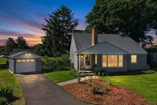18 Shepard St, Old Saybrook, CT 06475 - Photo 1
