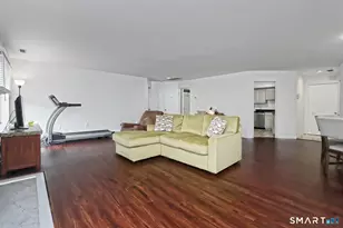 21 Harbour Close, New Haven, CT 06405 - Photo 12