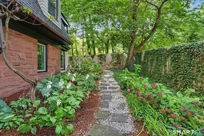 8 Saint Ronan Terrace, New Haven, CT 06511 - Photo 32