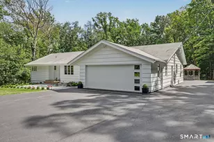 48 Mulberry Rd, Woodbridge, CT 06525 - Photo 2
