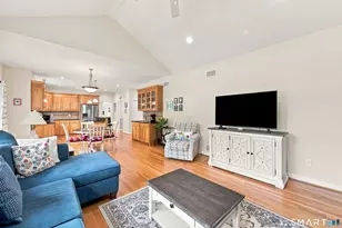 4 Charles Ct, Suffield, CT 06078 - Photo 10