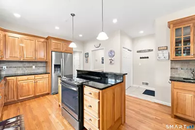 4 Charles Court #4, Suffield, CT 06078 - Photo 6