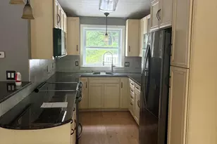 11 Willey St, Norwich, CT 06360 - Photo 4