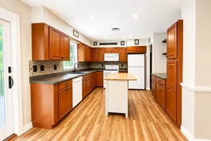 253 Great Plain Rd, Danbury, CT 06811 - Photo 8