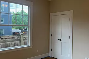 217 Beacon St, Hartford, CT 06105 - Photo 14