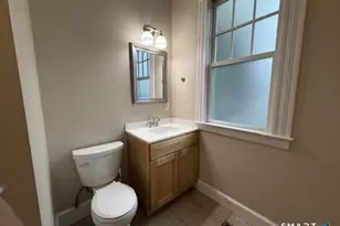 217 Beacon St, Hartford, CT 06105 - Photo 12