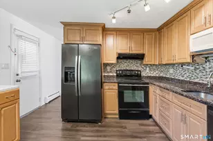 19 Kent Ct, Middletown, CT 06457 - Photo 10