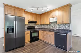 19 Kent Ct, Middletown, CT 06457 - Photo 8