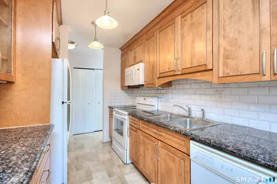 109 Southport Woods Drive #109, Fairfield, CT 06825 - Photo 8