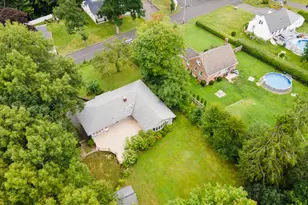 137 Maple Hill Rd, Naugatuck, CT 06770 - Photo 2