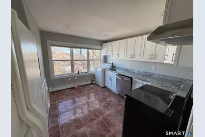 217 Park Road #3rd FL, West Hartford, CT 06119 - Photo 10