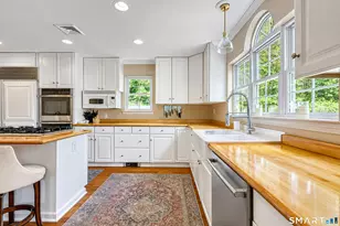 36 Shadows End Ln, Milford, CT 06460 - Photo 10