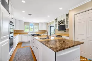 36 Shadows End Ln, Milford, CT 06460 - Photo 8