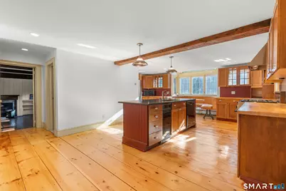 218 Grumman Avenue, Norwalk, CT 06851 - Photo 12