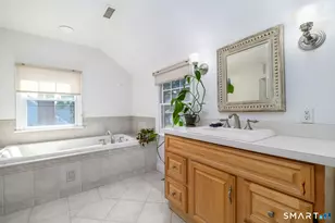 136 Alton Rd, Stamford, CT 06906 - Photo 18