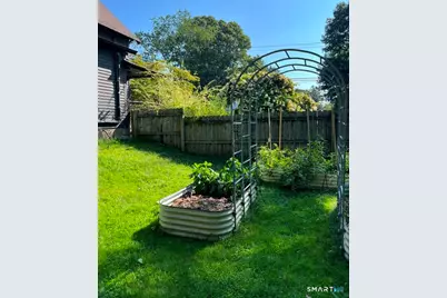 25 Pequot Avenue, Groton, CT 06355 - Photo 10