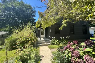 25 Pequot Ave, Groton, CT 06355 - Photo 1