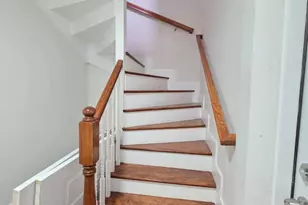 8 Marley Pl, Waterbury, CT 06705 - Photo 6