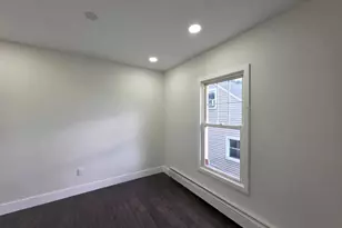 8 Marley Pl, Waterbury, CT 06705 - Photo 8