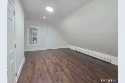 8 Marley Place #1st Floor, Waterbury, CT 06705 - Photo 2