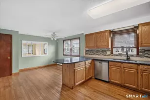 9-11 Goodwin Pl, East Hartford, CT 06108 - Photo 10