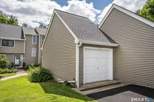37 Reed Ct, Bloomfield, CT 06002 - Photo 4