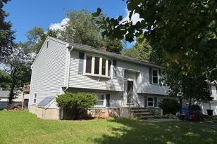 107 Tanglewood Dr, Hamden, CT 06518 - Photo 2