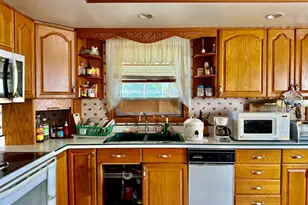 370 Kent Ave, Bridgeport, CT 06610 - Photo 2