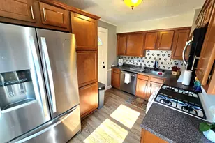 41 Hockanum Dr, East Hartford, CT 06118 - Photo 2