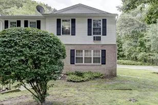 80 Hunter Ct, Torrington, CT 06790 - Photo 2