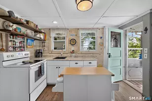 190 Giants Neck Rd, East Lyme, CT 06357 - Photo 2