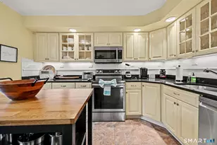 126 Roberton Crossing, Fairfield, CT 06825 - Photo 14