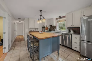 182 Ocean View Ave, Groton, CT 06355 - Photo 10