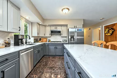 9 Pez Court, North Haven, CT 06473 - Photo 12
