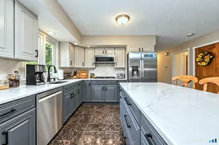 9 Pez Court, North Haven, CT 06473 - Photo 12