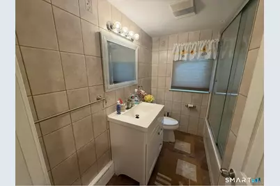 16 Ledger Street, Hartford, CT 06106 - Photo 8